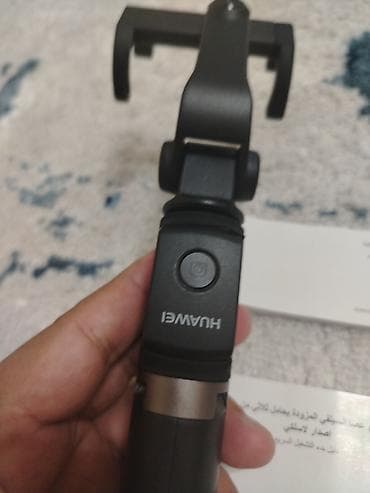 iphone mini 13: HUAWEI Tripod Selfie Stick (Wireless Version), цвет Black - — 1
