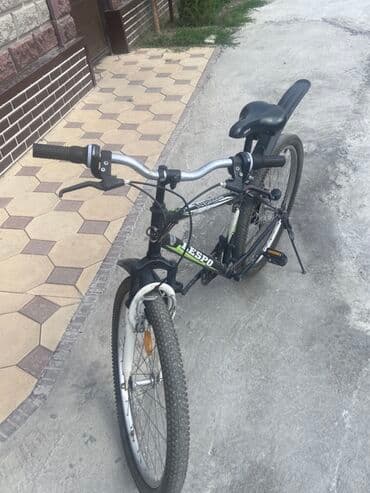 купить покрышку на велосипед 26: Горный велосипед Typhoon Lespo, выполненный в черном цвете с зелеными — 5