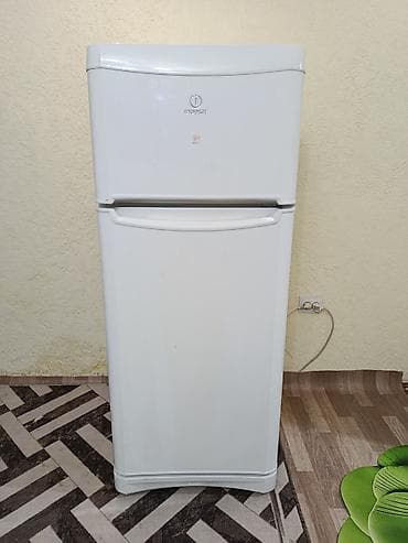 самова: Холодильник Indesit, Б/у, Двухкамерный, De frost (капельный), 60 * 155 * 60 — 1