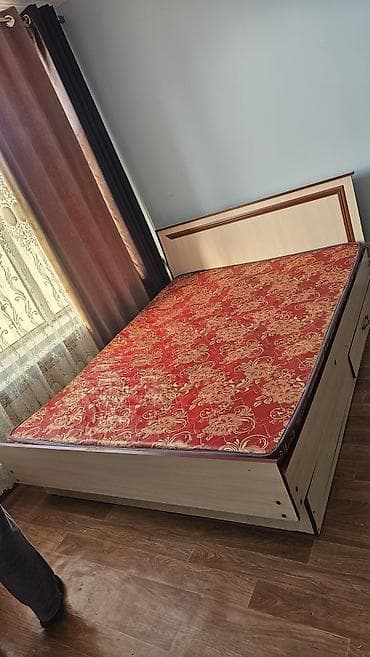 Спальные гарнитуры: Спальный гарнитур в классическом стиле, цвет – светлый дуб с — 1