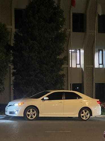 Toyota Camry: 2012 г., 2.5 л, Автомат, Бензин, Седан
