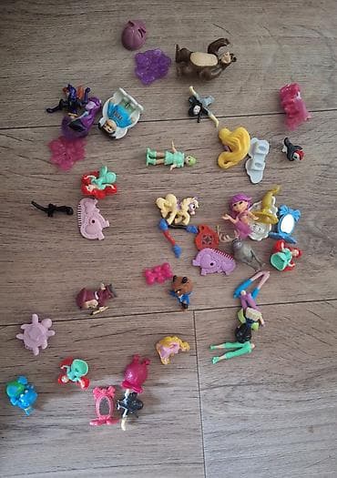 kinder minecraft: Продаю киндер игрушки. За все 300 сом — 4