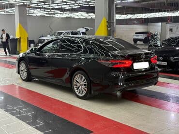 срочно продам авто в связи с переездом: Toyota Camry: 2020 г., 2.5 л, Автомат, Бензиновая, Седан — 6