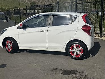противен: Chevrolet Spark: 2016 г., 1 л, Автомат, Бензин, Хэтчбэк — 2