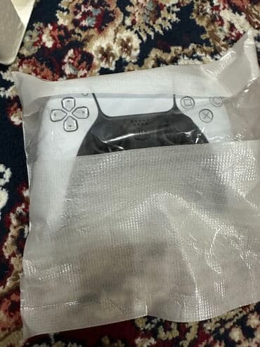 Продам игр нету,слимка,2 геймпада,на геймпадах нет покрытие на