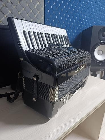 Аккордеондор: Аккордеондор сатылат.Привозной Кыргызстанда ойнолбогон.Weltmeister — 10