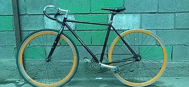 Фикс-байк (single-speed/fixed gear) на легкой стальной раме. Из