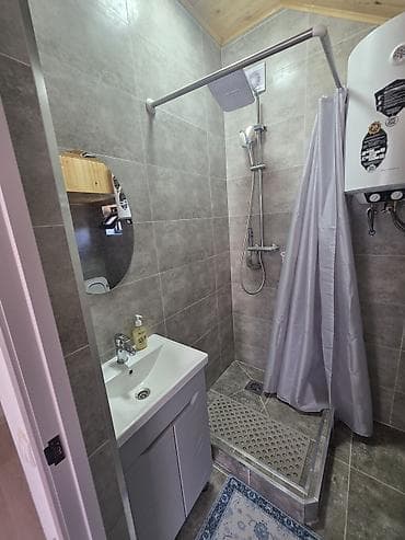 Ысык-Көлдө эс алуу: Уютный коттедж на Иссык-Куле — 200–250 м до берега Описание: - — 7