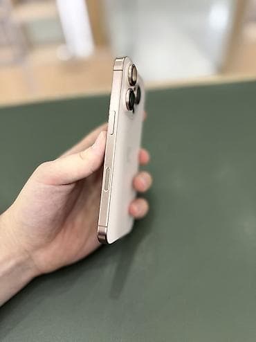 iphone 3: IPhone 16 Pro, Б/у, 256 ГБ, Desert Titanium, Защитное стекло, 94 % — 2
