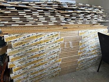 напольная: Срочно продам паркет дуб цена на рынке 21000 есть 115 квадрат — 1