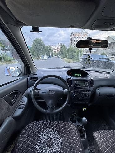 mini coper: Toyota Yaris: 2000 г., 1.3 л, Механика, Бензин — 8
