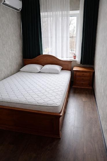 Столы: Спальный гарнитур, Б/у, Двуспальная кровать, Шкаф, Комод, Италия, Дерево, Самовывоз — 1