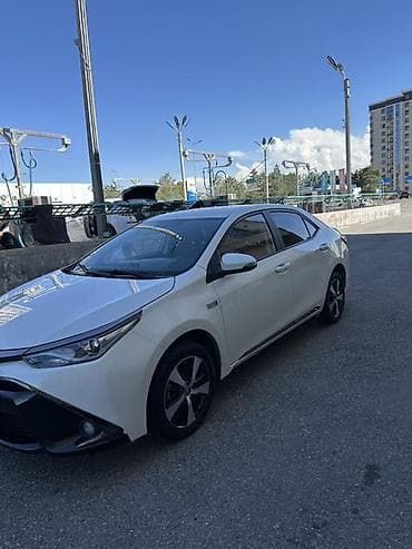 Продажа авто: Toyota Levin: 2019 г., 1.8 л, Гибрид, Седан — 3