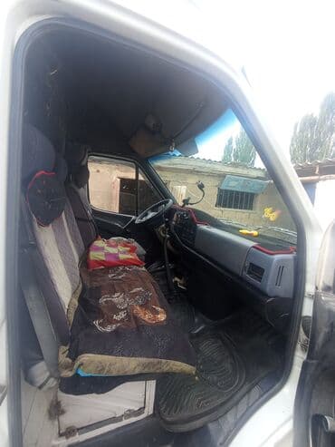 бампер митсубиси спейс стар: Легкий грузовик, Mercedes-Benz, Стандарт, 2 т, Б/у — 4