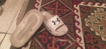 макасины женские: Сланцы/шлёпанцы Under Armour, белые, с открытым носком и широкой — 1