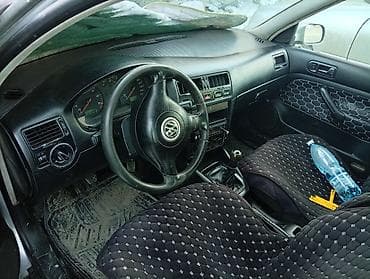 Volkswagen Golf: 2001 г., 1.8 л, Механика, Бензин, Универсал