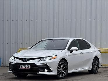 corolla s: Toyota Camry: 2021 г., 2.5 л, Автомат, Гибрид, Седан — 2