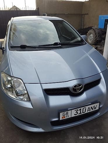 Toyota Auris: 2009 г., 1.6 л, Робот, Бензин, Хэтчбэк