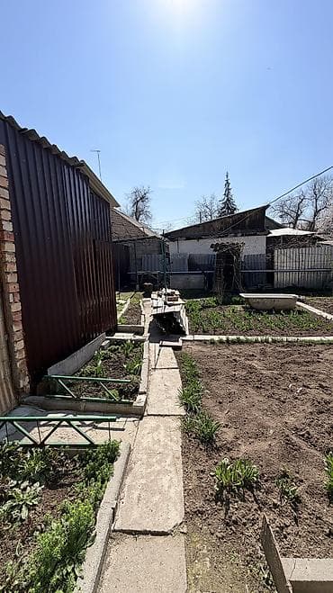 саманный дом под ключ: Продам дом Институт земледелия,Тойгонбаева/Т.Фрунзе саман, 3 ком — 4