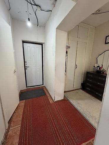 Батирлер: 2 бөлмө, 50 м², 105-серия, 105-серия, 2 кабат, Эски ремонт — 4
