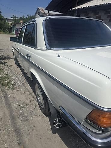 пользовались: Mercedes-Benz W123: 1985 г., 2.3 л, Автомат, Бензин — 5