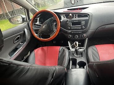 Kia: Kia Ceed: 2014 г., 1.6 л, Механика, Бензин, Универсал — 9
