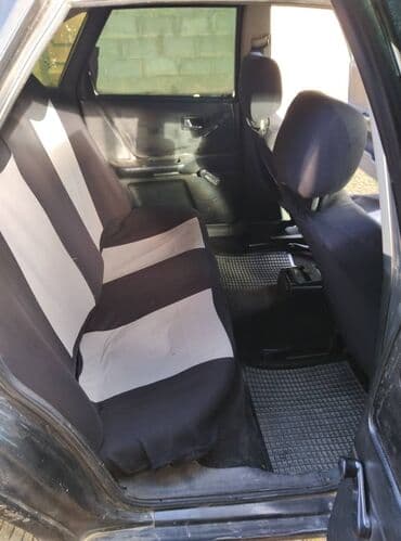 срочно продаю в связи с переездом: Audi 80: 1989 г., 2 л, Механика, Бензин, Седан — 4