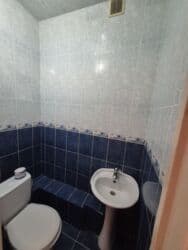 продаю дом в токмаке: 2 комнаты, Риэлтор, Без подселения, С мебелью частично — 6