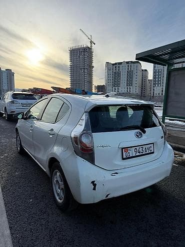 сиденья toyota: Toyota Aqua: 2013 г., 1.3 л, Вариатор, Гибрид, Хэтчбэк — 5