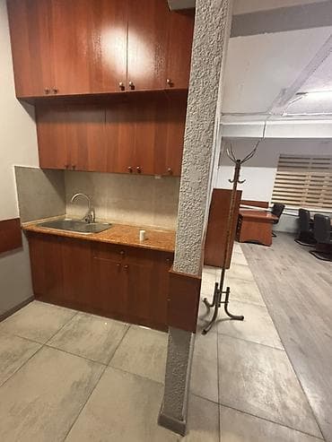 Коммерческая недвижимость: Аренда офисов, 100 м², В жилом комплексе, 1 линия, С отдельным входом, С отдельным сан узлом — 10