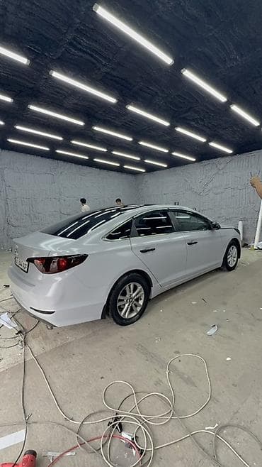 spark 2012: Hyundai Sonata (седан, поколение LF) - Кузов: 4‑дверный седан — 8