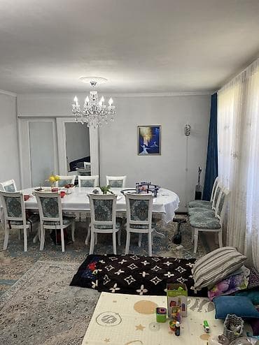 дом бишкек цена: 🔥🔥🔥 Срочно продается 3 комнатная полдома со всеми удобствами 📍Район — 6
