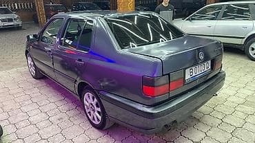 дорого: Volkswagen Vento: 1995 г., 1.8 л, Механика, Газ, Седан — 3