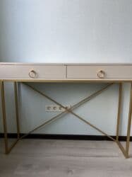 консоль стол: Отличный Стильный туалетный/консольный столик состояние как новое — 1