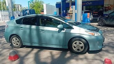 селика: Toyota Prius: 2015 г., 1.8 л, Робот, Гибрид, Хэтчбэк — 3