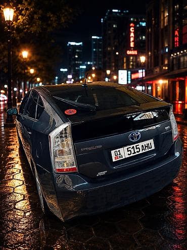 byd e7: Toyota Prius: 2011 г., Гибрид — 2