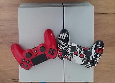 iphone 17 pro max: Продаю PlayStation 4 FAT 500 GB (светло-белый цвет). В комплекте: — 2 — 1