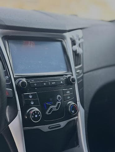 Hyundai Sonata: 2011 г., 2 л, Автомат, Бензин, Седан — 9