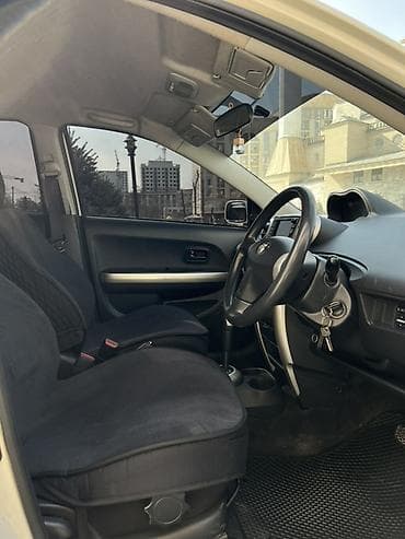ist: Toyota Ist: 2003 г., 1.3 л, Автомат, Бензин, Хэтчбэк — 5