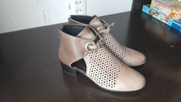 женские брендовые туфли недорого: Обувь 39-40-го размера на узкую ногу. Сзади замочек. Очень — 5