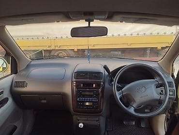 Toyota Ipsum: 2001 г., 2 л, Автомат, Бензин, Минивэн