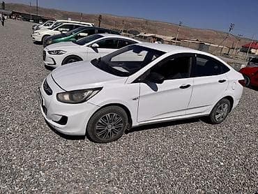 Унаа: Hyundai Solaris: 2013 г., 1.4 л, Кол менен иштөөчү, Бензин, Седан — 2