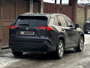 Toyota RAV4: 2021 г., Автомат, Бензин, Кроссовер — 2