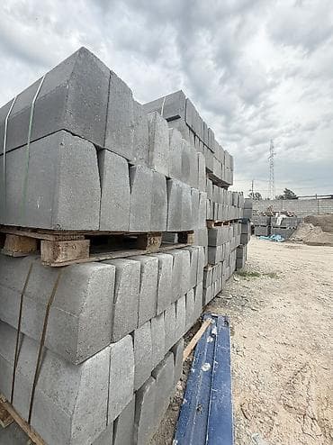 7 микра район: Дорожный бордюр, Прессованный, Бетонный, Новый — 2