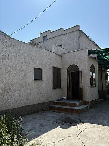 Продаётся жилой дом с большим участком и хозяйственными постройками