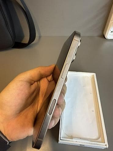 sony a6: IPhone 16 Pro, Б/у, 256 ГБ, Desert Titanium, Зарядное устройство, Защитное стекло, Чехол, 96 % — 5