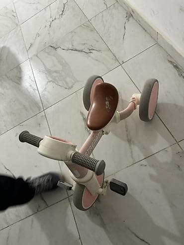 детские велики машинки: Детский трёхколёсный велосипед (трицикл) с педалями на переднем — 1