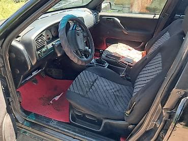 Унаа сатуу: Volkswagen Passat Variant: 1993 г., 1.8 л, Кол менен иштөөчү, Бензин, Универсал — 6