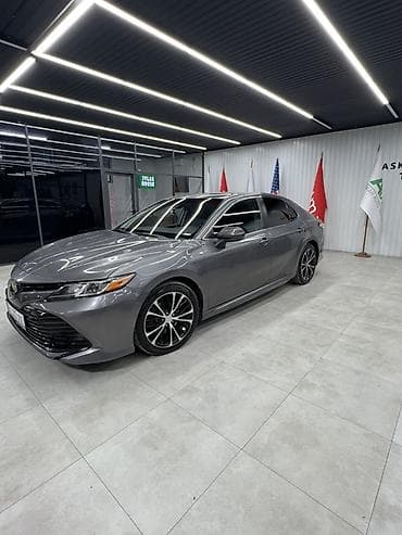 Toyota Camry: 2019 г., Автомат, Седан