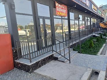 шатры для мероприятий: Сдаётся в аренду коммерческое помещение в линийном торговом ряду — 3
